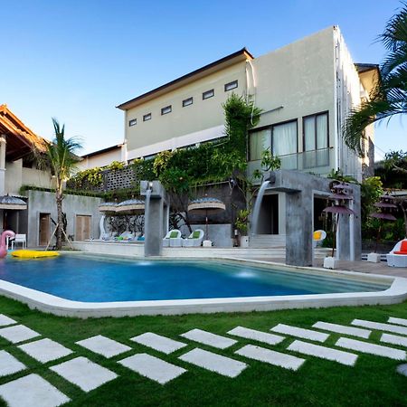 18 Suite Villa Loft At Kuta Kuta Lombok Exterior foto