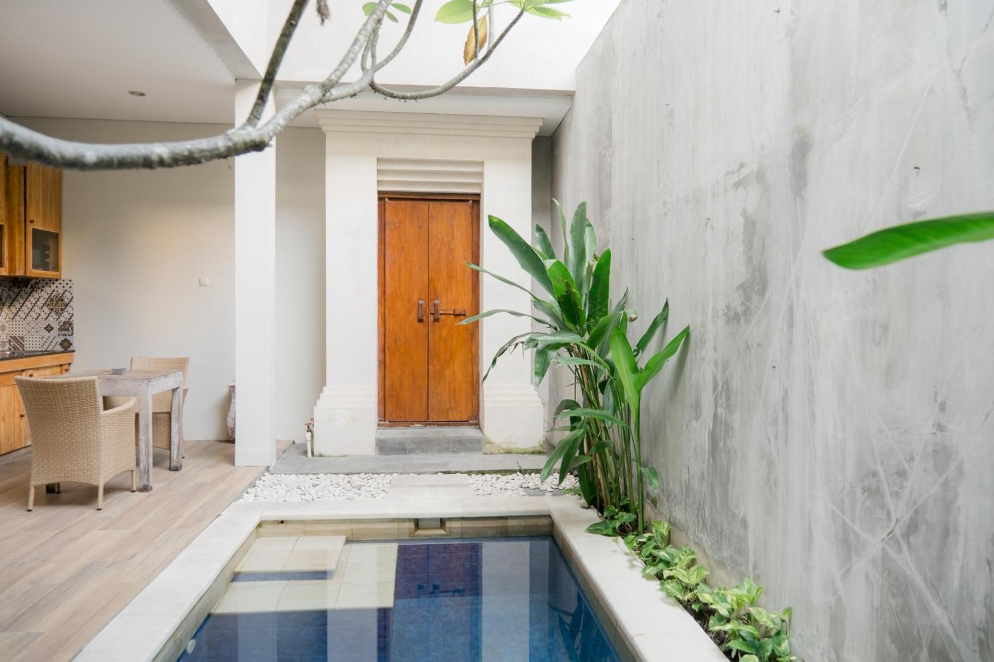 18 Suite Villa Loft At Kuta Kuta Lombok Exterior foto